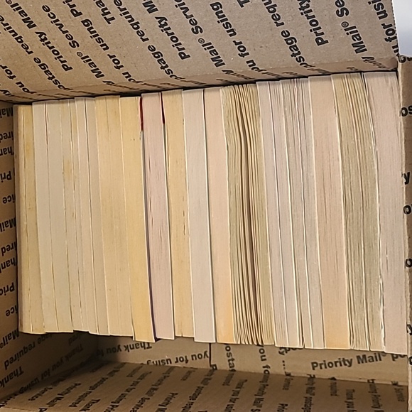 Harlequin & others Romance Bundle 16 books - Picture 3 of 10